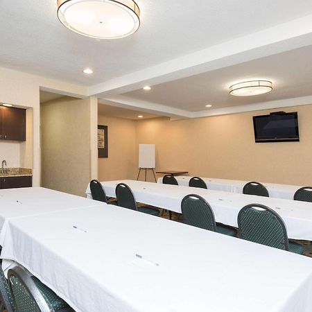 Hampton Inn Порт Хюрън Екстериор снимка