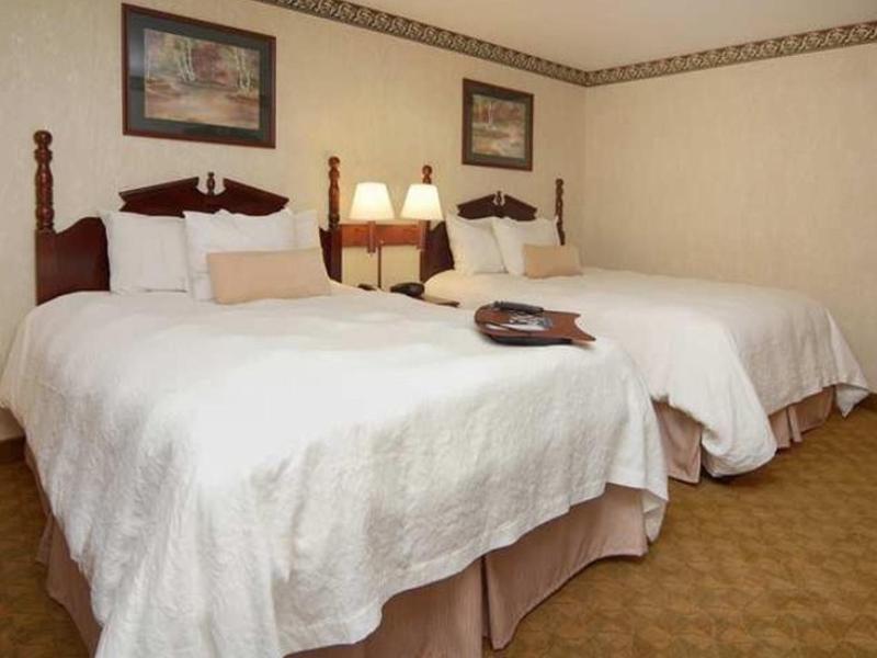 Hampton Inn Порт Хюрън Стая снимка