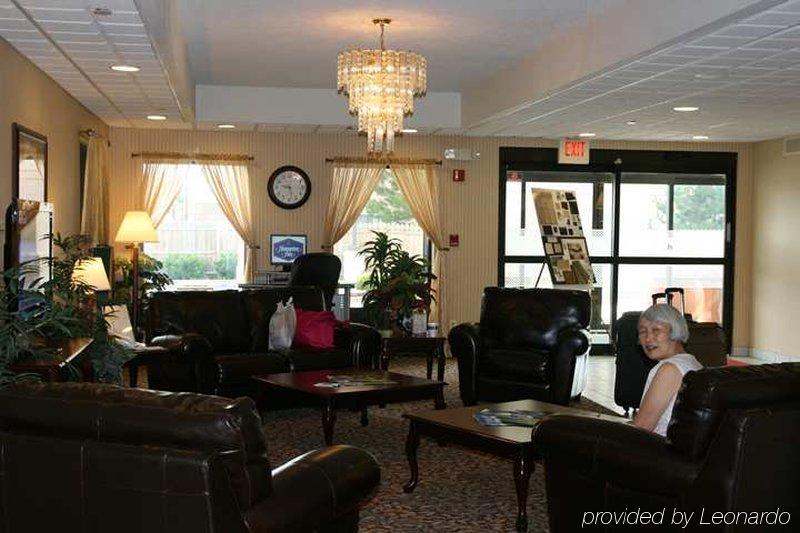Hampton Inn Порт Хюрън Интериор снимка