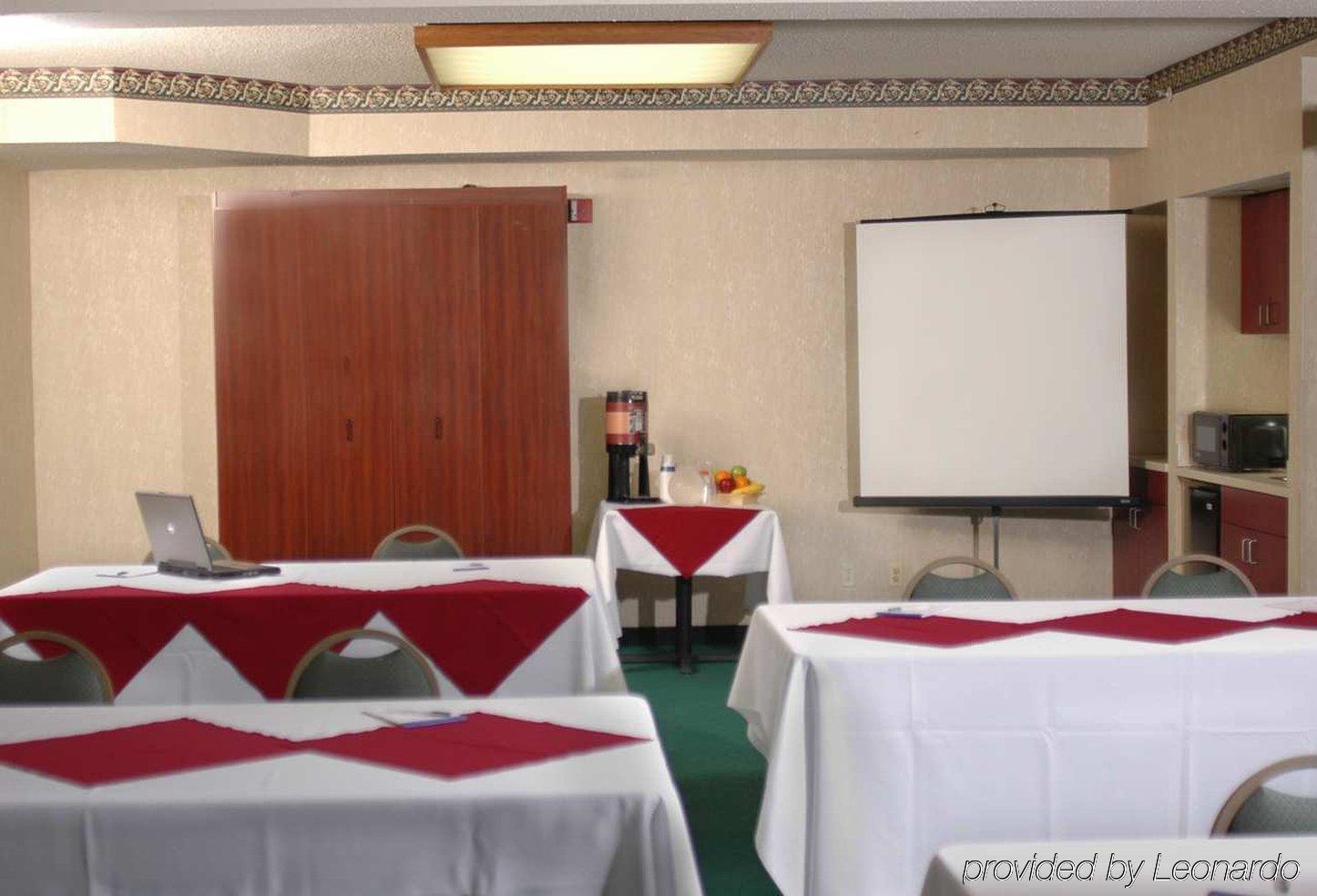 Hampton Inn Порт Хюрън Съоръжения снимка